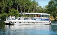 Blue Heron Cruises Let Captain Jim take you and your family on a cruise down the Harpeth River