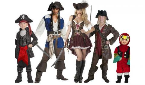 Family of Pirates for Halloween in Nashville