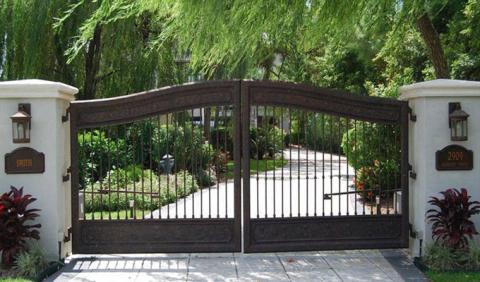 Gated driveway in Nashville