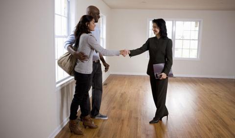 Nashville's Best Realtors Nashville Couple Buying their First Home
