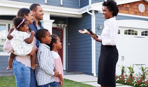 Family buying a new home in a Nashville Suburb